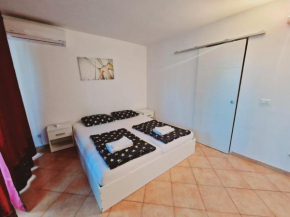 DAMIAN APARTMENTs